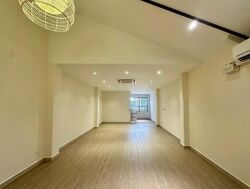 Joo Chiat Road (D15), Shop House #555024111